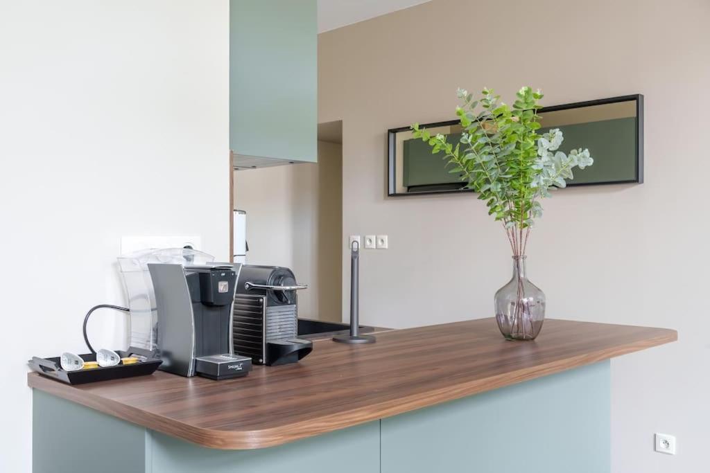 Appartement Lumineux Avec Cour Chaumont  Bagian luar foto
